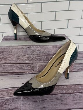 Stunning!!!!  Tri-Tone Vintage Patent Dollhouse Pointed Toe Pumps - Size 6.